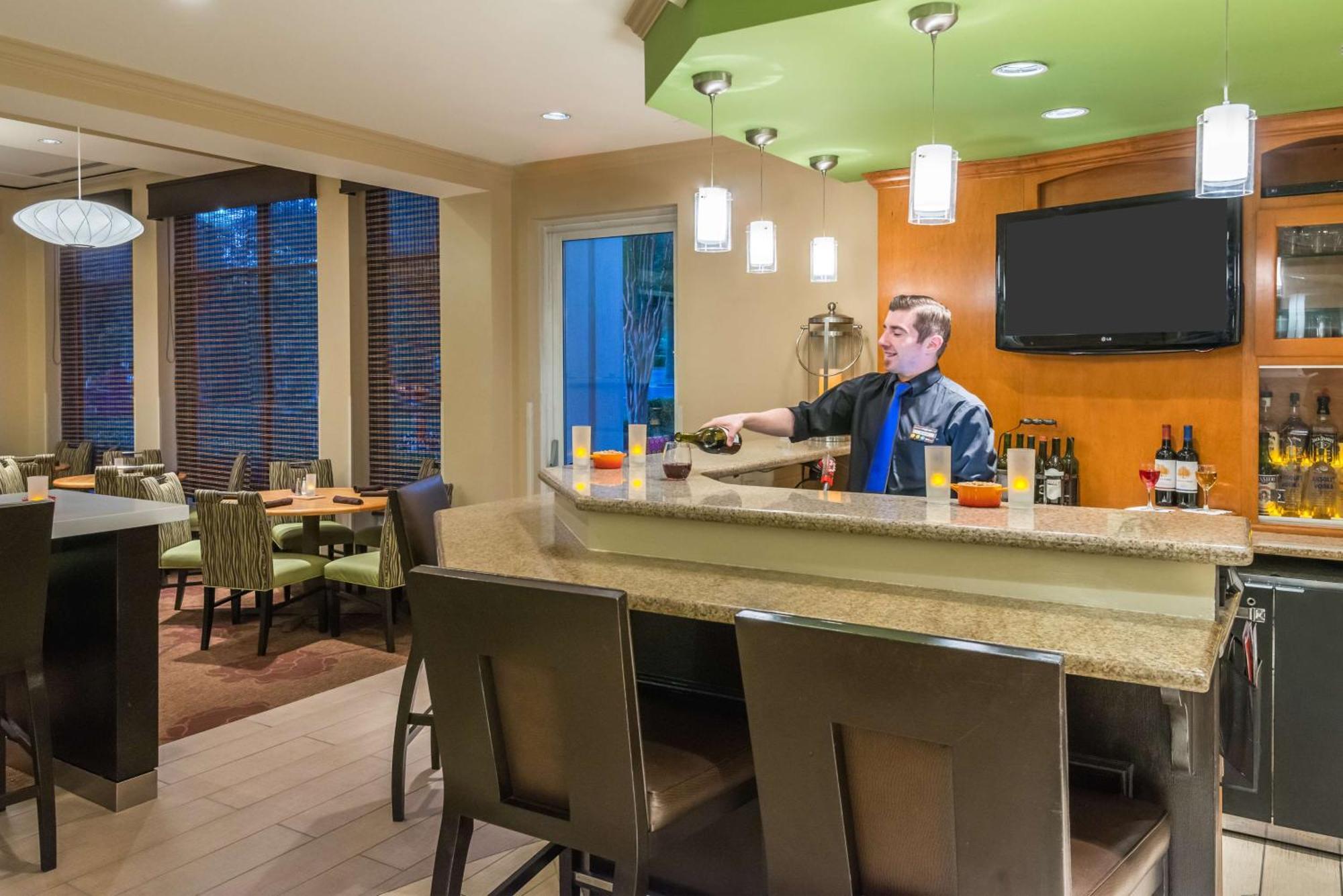 Hilton Garden Inn Atlanta North/Алфарета Екстериор снимка