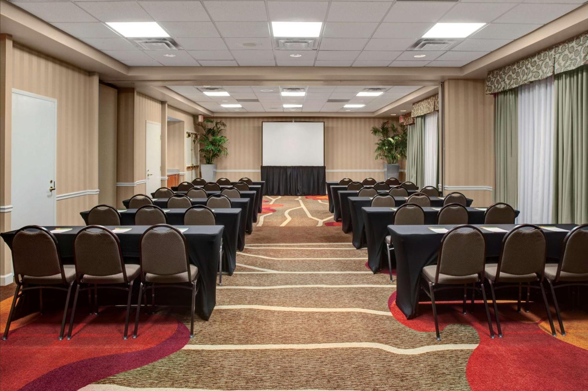 Hilton Garden Inn Atlanta North/Алфарета Екстериор снимка