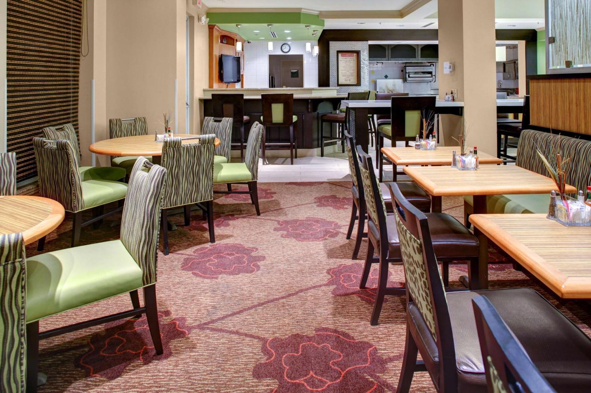 Hilton Garden Inn Atlanta North/Алфарета Екстериор снимка